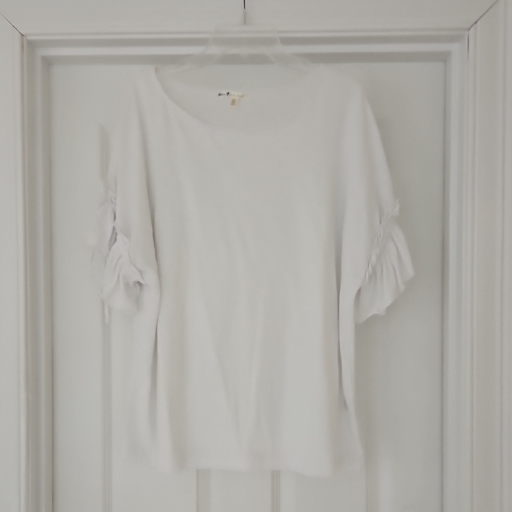 Seven7 White Short Sleeve Top with Ruffles